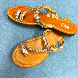 MIA Leather … flat sandal … silver braided straps.